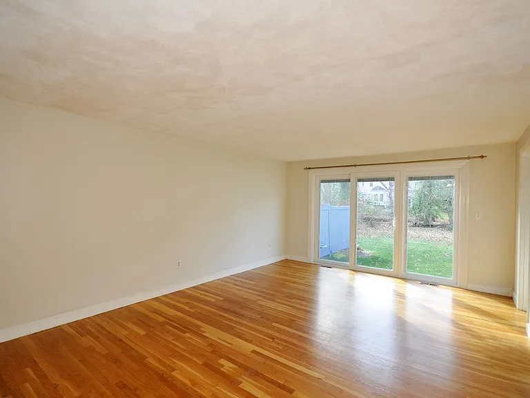 15 Seaborn Pl — Photo 8
