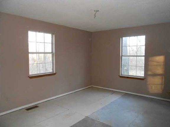 4th image of 8221 Bork Memorial Dr