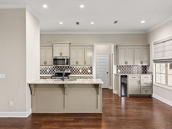 5th image of 101 Allisha Ct