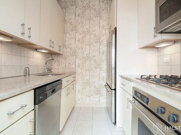 4th image of 1030 3rd Ave #15A