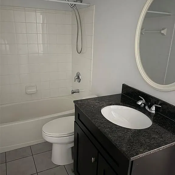 1943 Greenpoint Dr #302 — Photo 12