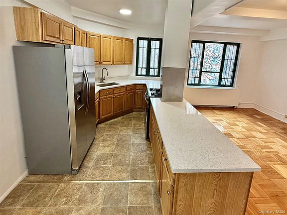 4th image of 1562 Unionport Road #5A