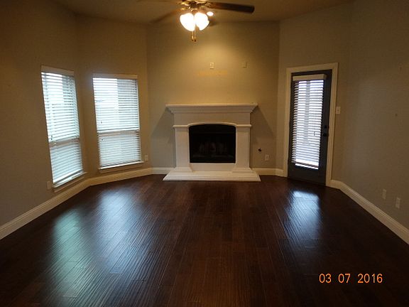 4th image of 924 Eagle Creek Trl