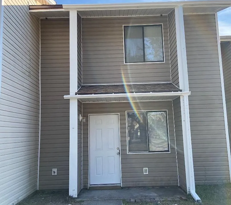 852 West St