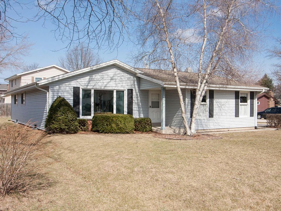 1st image of 5702 Carriage Hills Dr