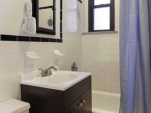4th image of 345 E 77th St APT 2I