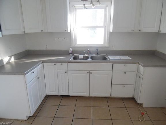 4th image of 2015 Sagamore Dr