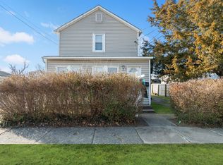 178 Park Ave, Hicksville, NY 11801