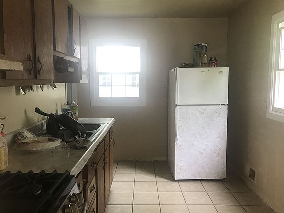 4th image of 526 S Kenmore St