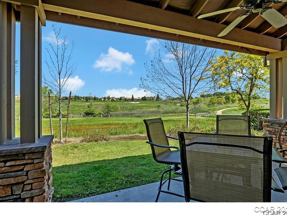 2nd image of 40 Quail Hollow Ln