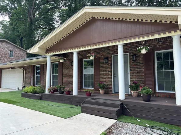 4807 Greenway Rd, Norcross, GA 30071