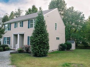 1208 James St, Apex, NC 27502