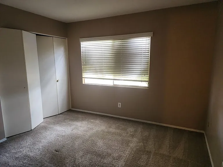 4330 W Royal Palm Rd — Photo 13