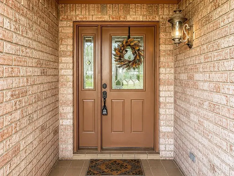 1205 Tesoro Ave — Photo 2
