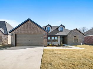 4668 W Triangle St, Fayetteville, AR 72704