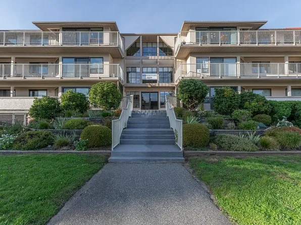 33233 Bourquin Cres #207, Abbotsford, BC V2S 1Y2