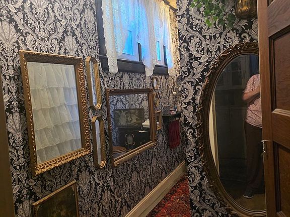 5th image of 713 Virginia Ave