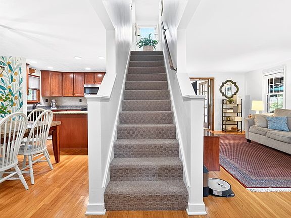 3rd image of 1801 Vollmer Dr