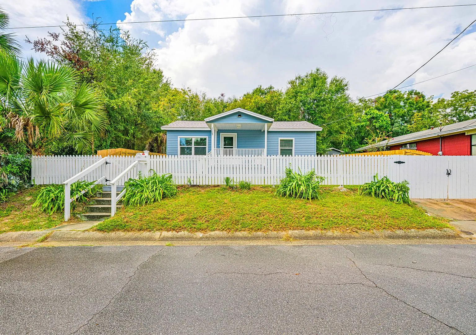 Fully Remodeled Downtown Pensacola Home — Photo 1