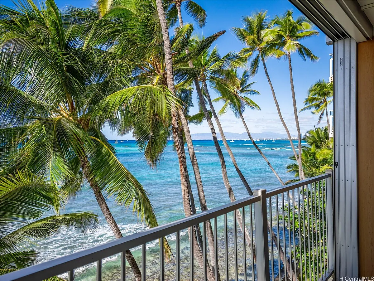 Building Photo - 3015 Kalakaua Ave #401