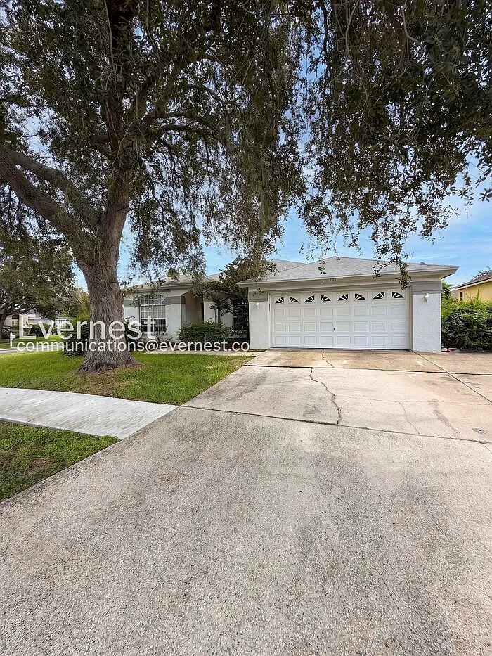 3 bed, 2.0 bath, 2127 sqft, $2,800 — Photo 1