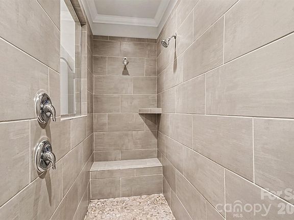 5th image of 7009 Mirna Ln