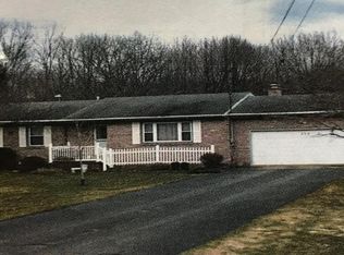 930 Valley View Dr, Brookfield, OH 44403