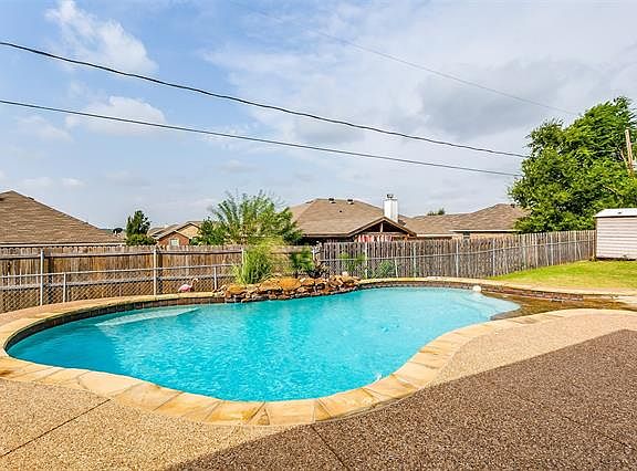 3rd image of 603 Linda Dr