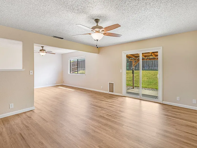 8338 Willow Tree Way — Photo 14