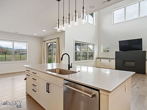 5th image of 2184 Dennison Ln