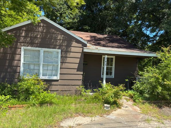702 Lawyers Ln