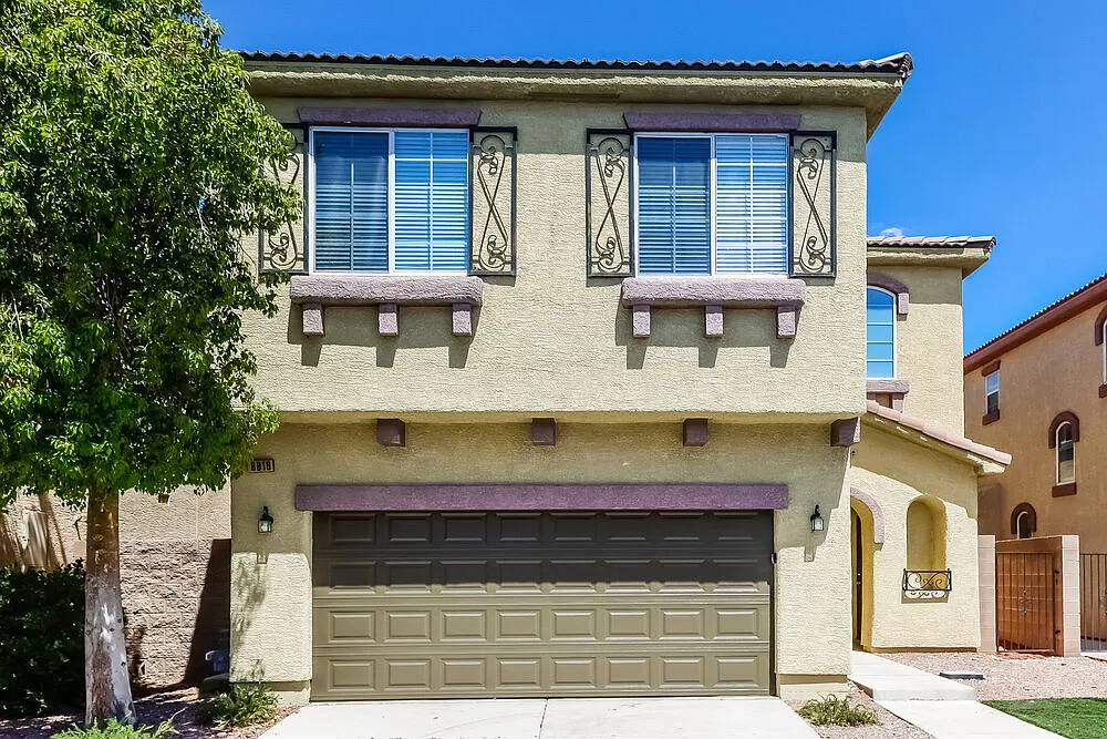 3 bed, 2.5 bath, 1794 sqft, $2,260 — Photo 1