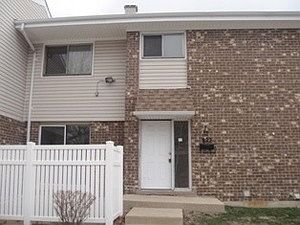 1st image of 822 White Oak Ln