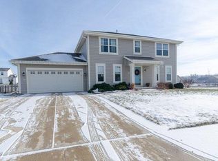 817 Chadwick Dr, Watertown, WI 53094