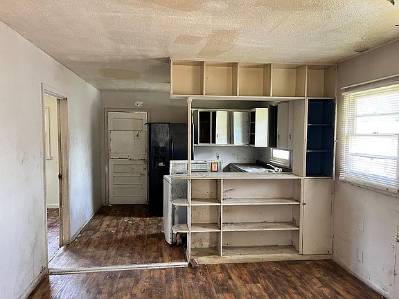 5th image of 624 E Brookwood Dr