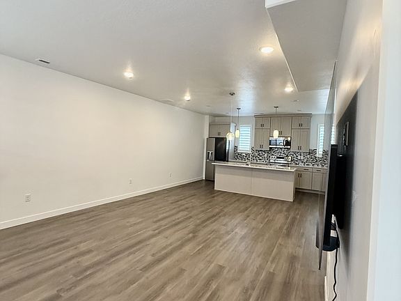 5th image of 957 W Coalburn Way #1-103