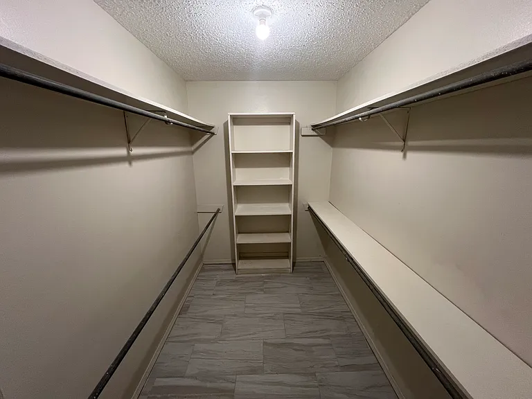 38 Colonial Dr #B — Photo 3