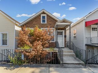 2835 S Farrell St, Chicago, IL 60608