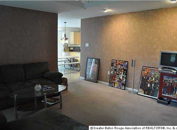 4th image of 38261 Mindi Ct