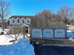 4860 Scheidys Rd, Coplay, PA 18037