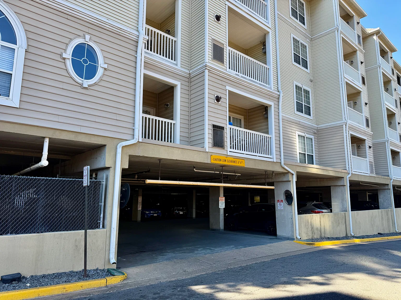 2 bed, 1160 sqft, $2,600 — Photo 3