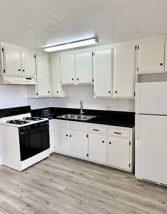 2nd image of 210 Hamlet St APT 304