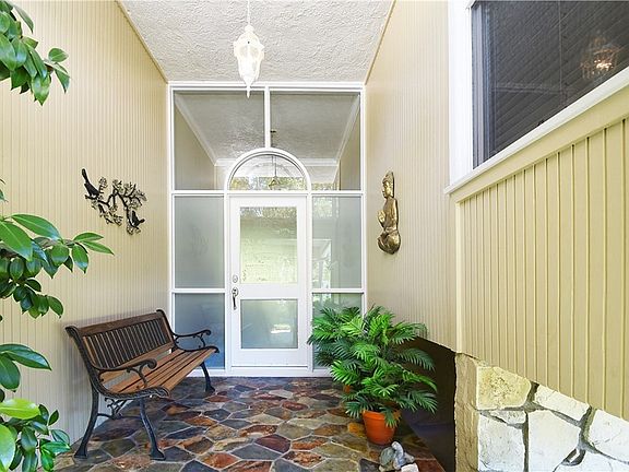 3rd image of 5656 Whitecliff Dr