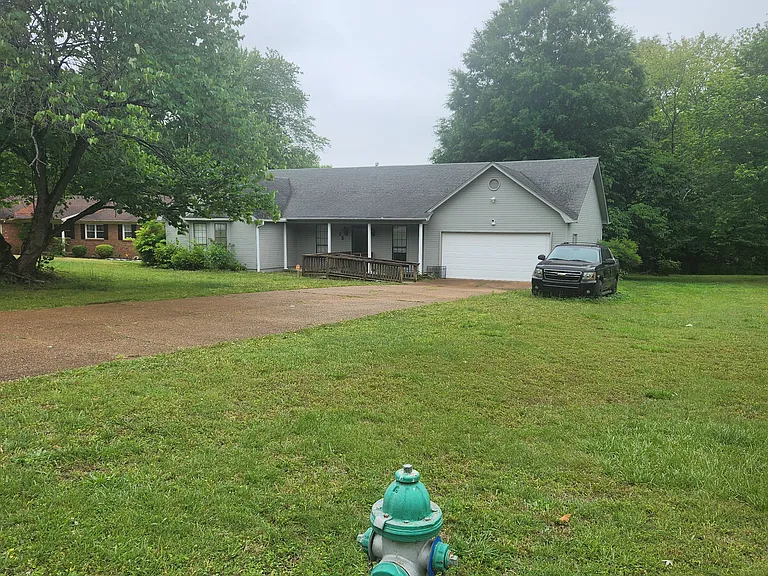 15 Fair Acres Cv — Photo 2