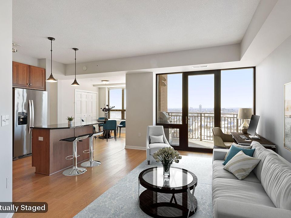 1st image of 500 Grant St E #1706