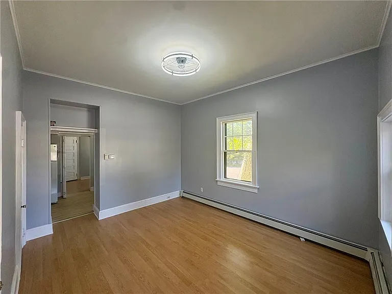 438 Wolcott Ave #4 — Photo 3