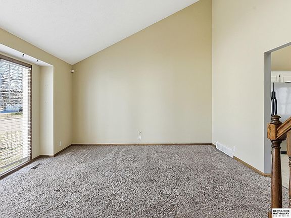 4th image of 5820 S 115th Cir