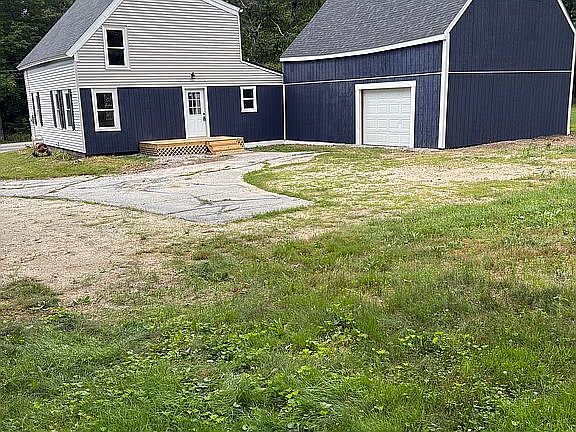 3rd image of 553 N Parish Rd