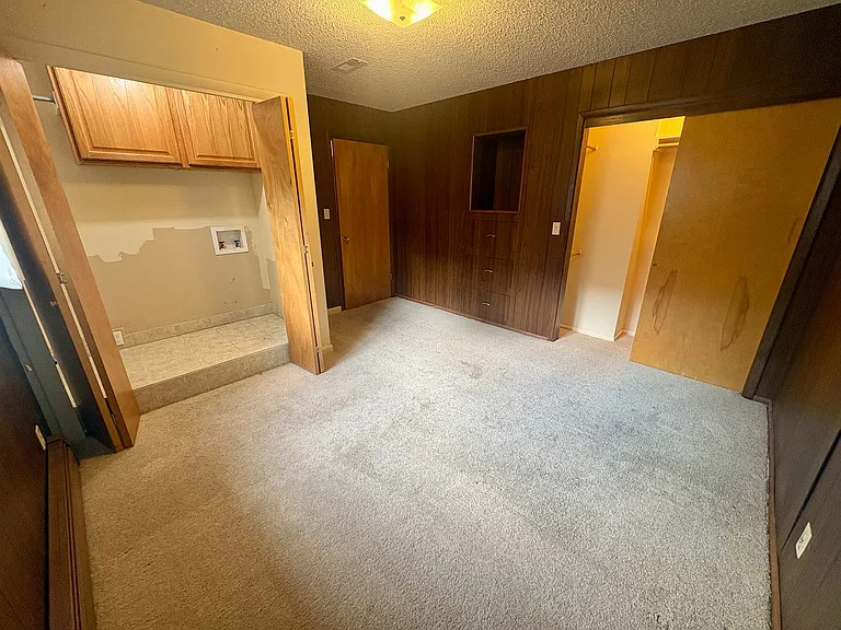 106 Burlington Ave — Photo 12