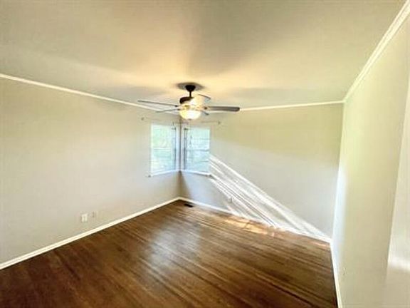 5th image of 2527 E Sidney Ave